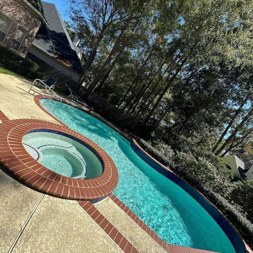 Pool cleaning in The Woodlands TX